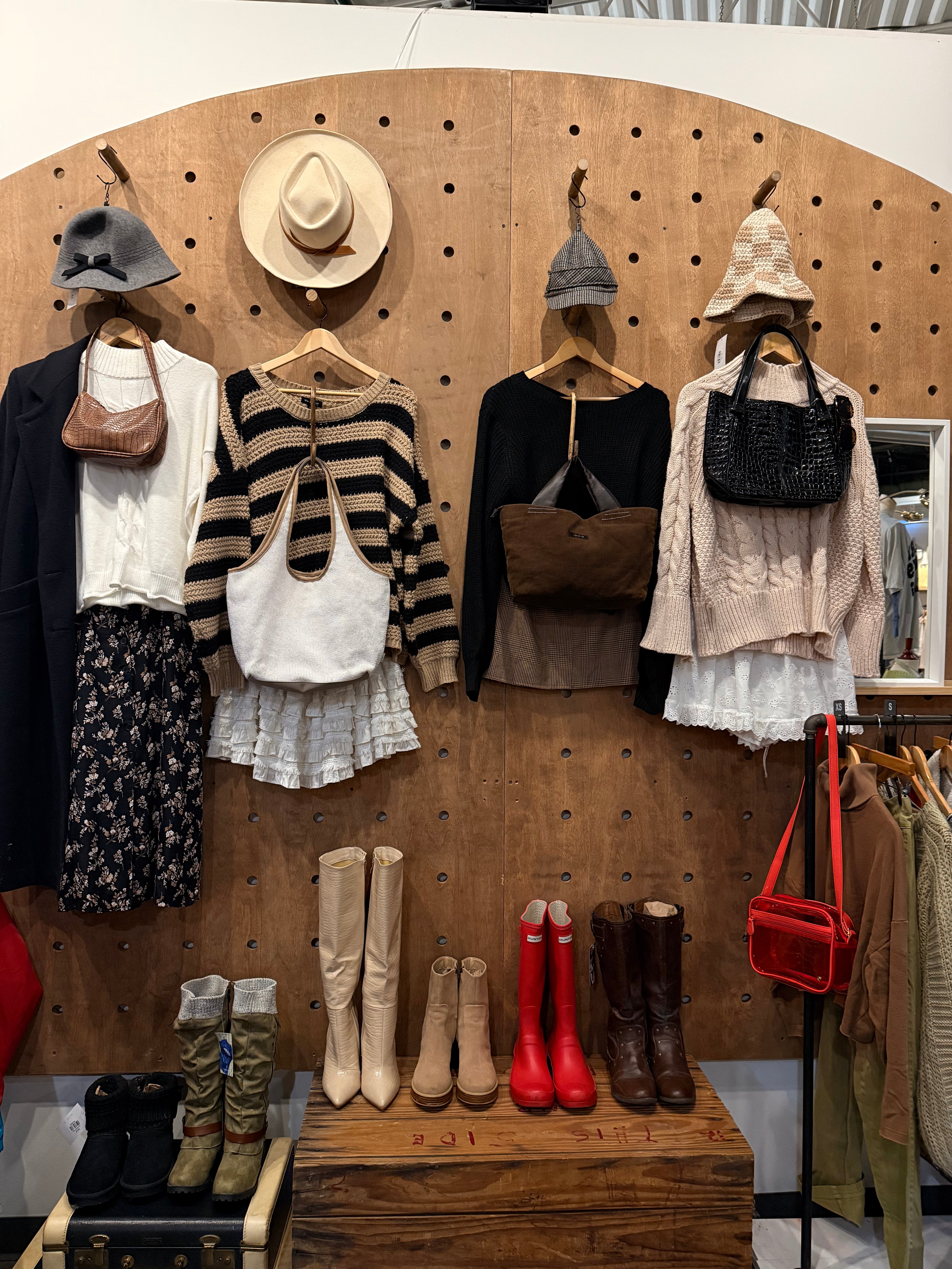 SECONDHAND SHOP – Rack City