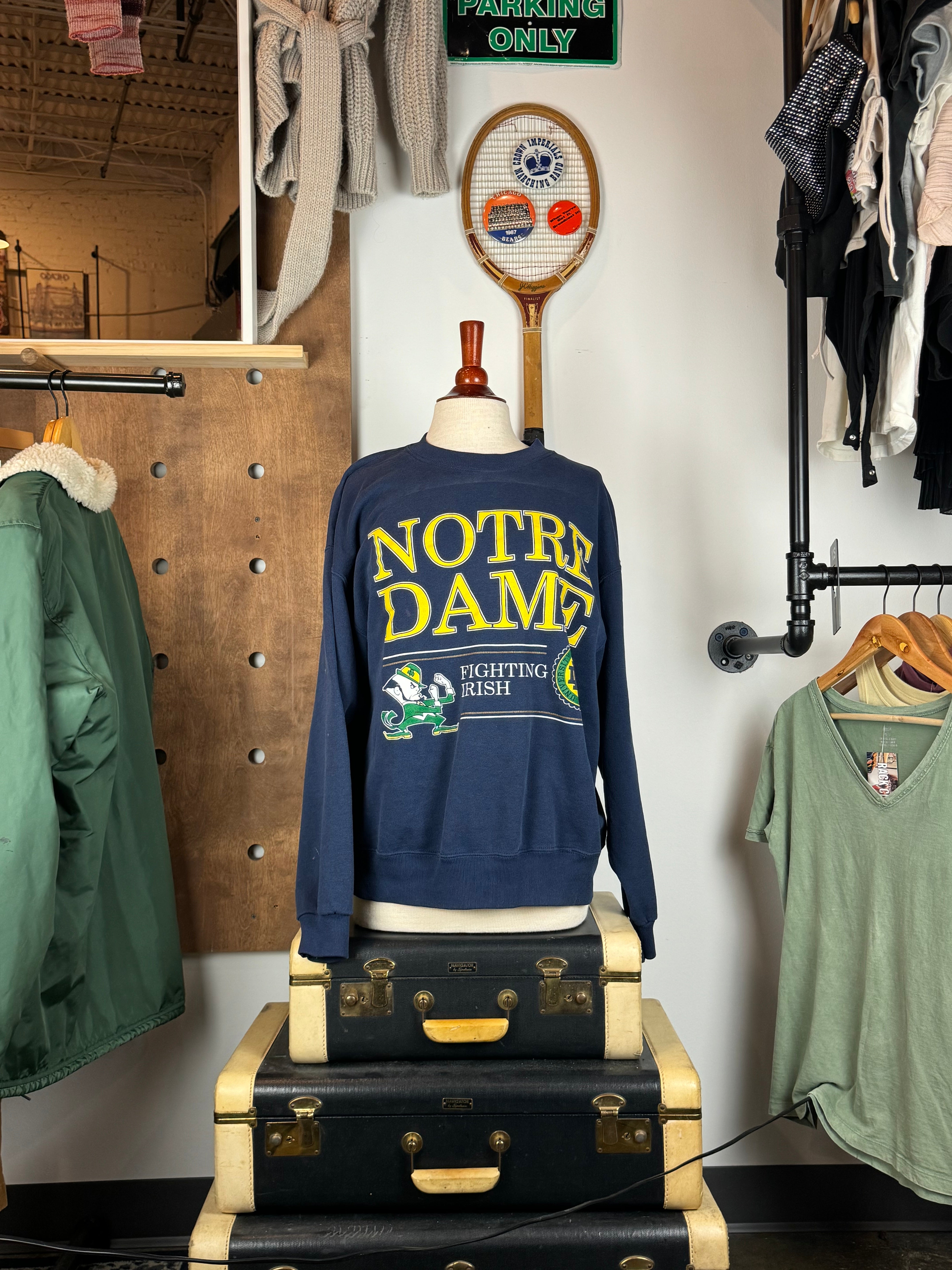 VINTAGE NOTRE DAME FIGHTING IRISH CREWNECK (XL)