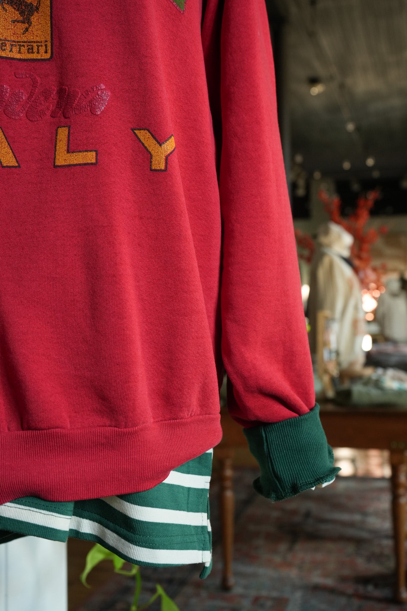 Vintage 90s Ferrari Racing Crewneck – Modena Italy (L, Thrashed)