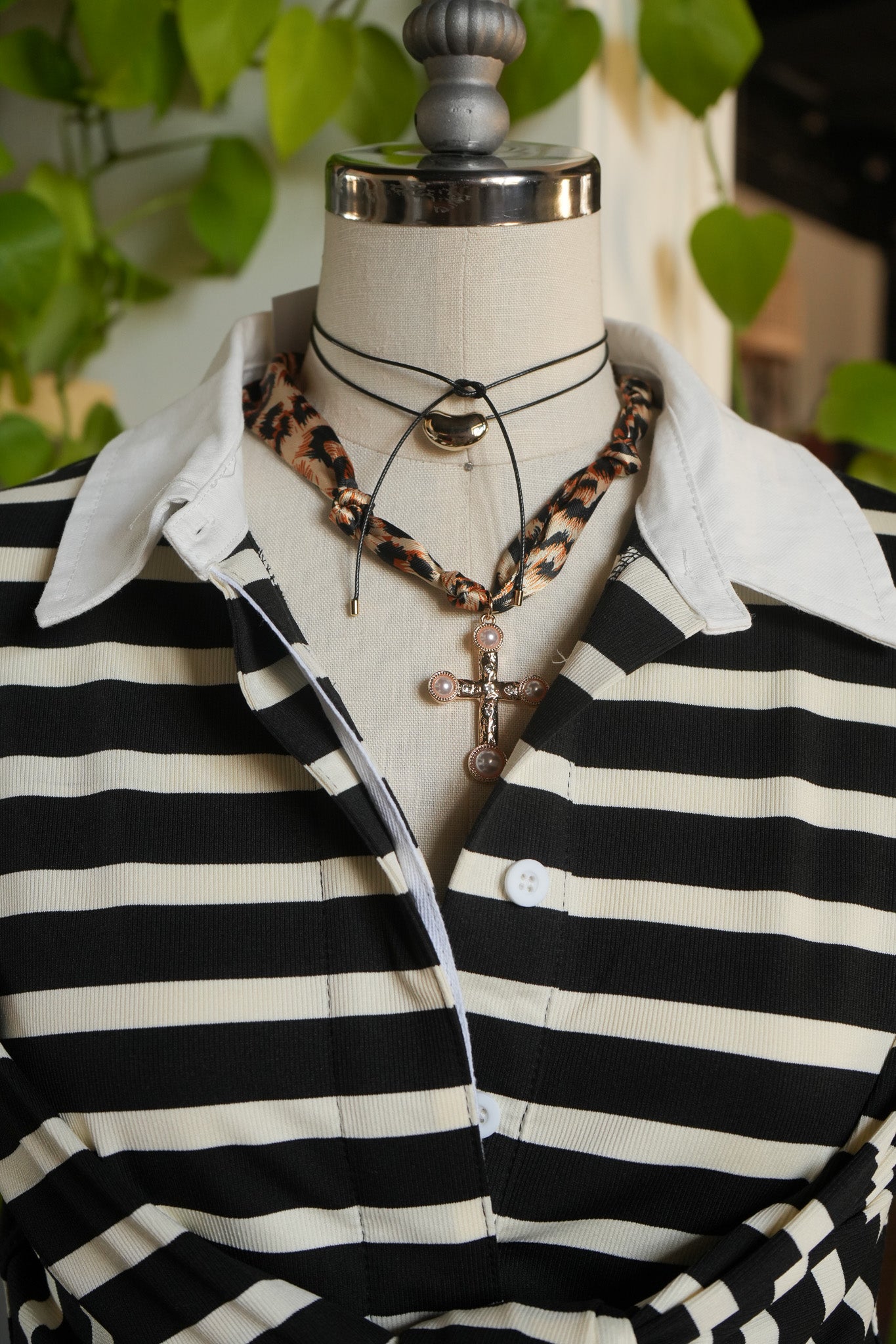 Abstract Luxe Pendant Necklace