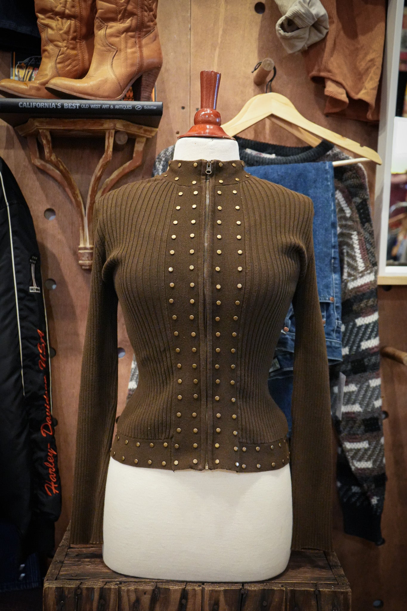 Vintage Ribbed Sweater with Brass Stud Details – Chocolate Brown (M)